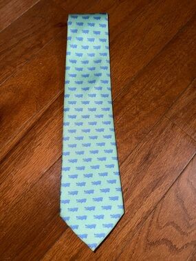 Fantastic  Vintage Tie with Hippos!!!   Add a pop of fun to your outfit.